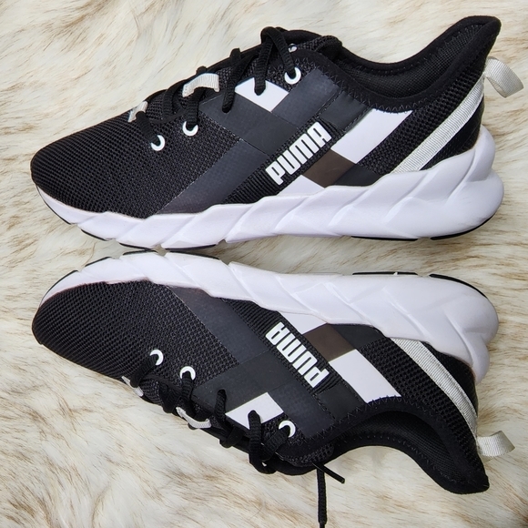 Puma Shoes - Puma Weave Shift XT women training shoes size 8